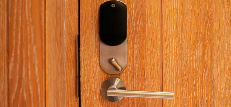 Automatic Locking Door Knob Pollock Pines